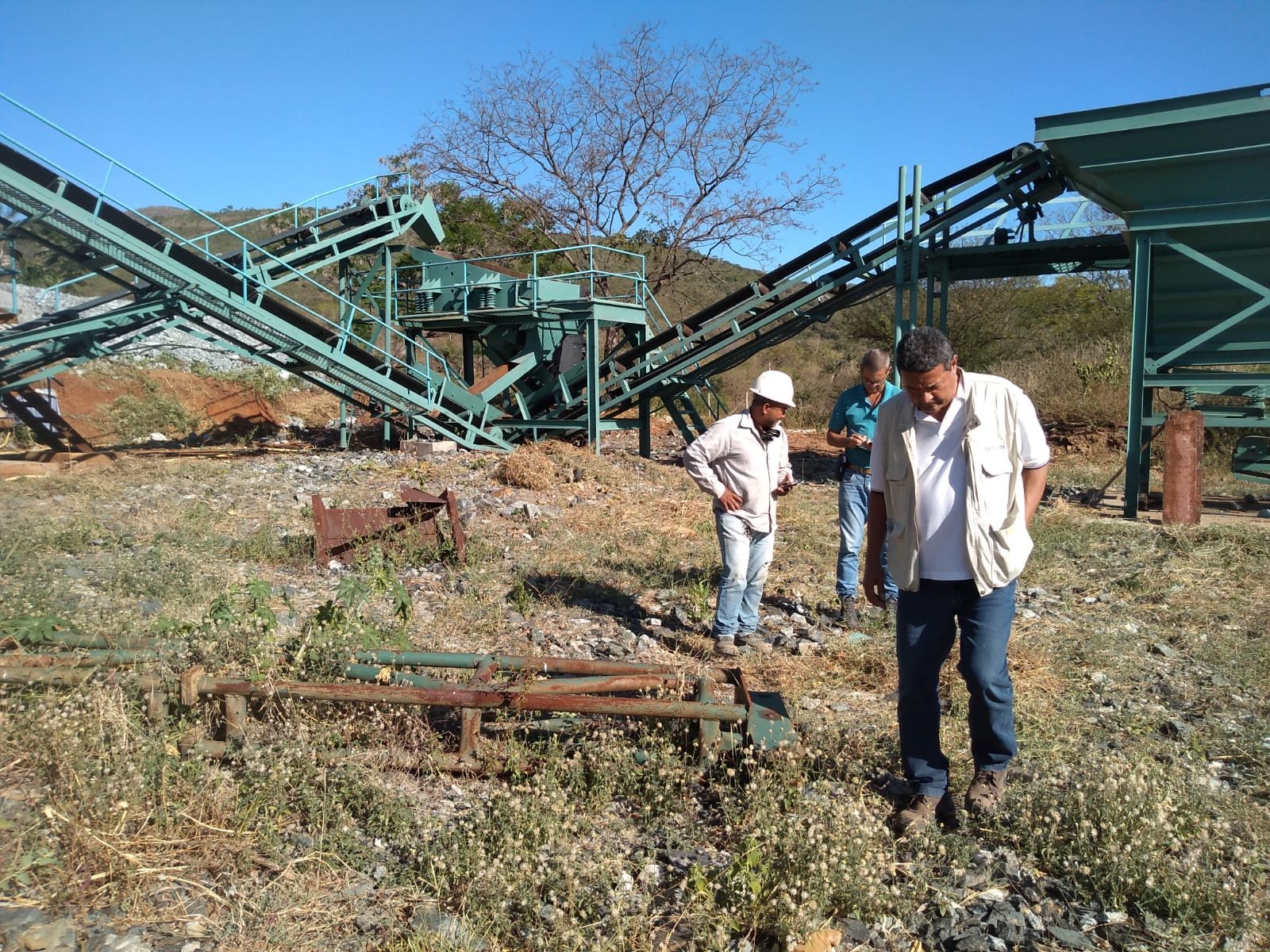 Leia mais sobre o artigo Garimpo da Serra de Carnaíba recebe visita de fiscais da ANM