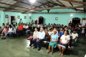 Leia mais sobre o artigo Trabalhadores da mineração e comunidades das Carnaíbas participaram de Missa em Ação de Graças pela renovação da Licença Ambiental da Cooperativa Mineral da Bahia – CMB