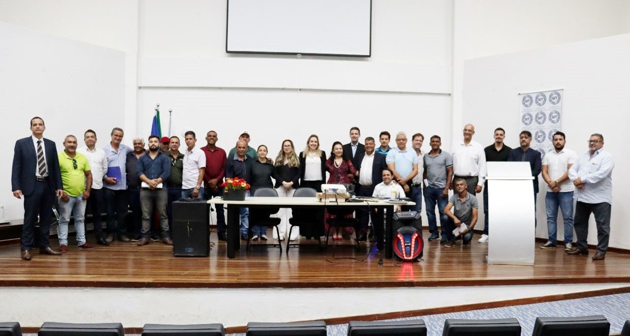 No momento, você está visualizando Garimpeiros da região das Carnaíbas participam de reunião com representantes do Ministério do Trabalho de Juazeiro