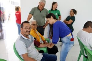 Leia mais sobre o artigo Garimpeiros recebem cuidados de saúde e bem-estar em ação especial na Serra de Carnaíba