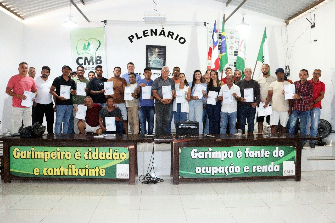 Leia mais sobre o artigo Curso “Garimpo Legal” qualifica garimpeiros das Carnaíbas em ação promovida pela CMB em parceria com a Setre e a CBPM